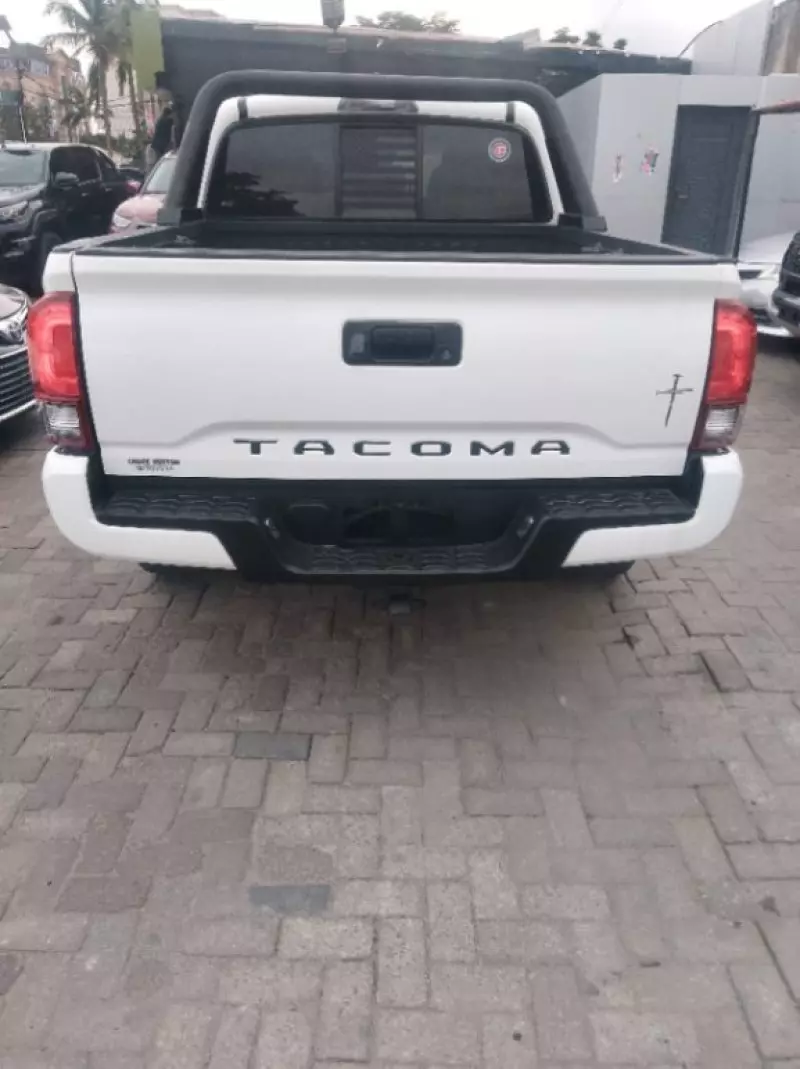 Toyota Tacoma   - 2020