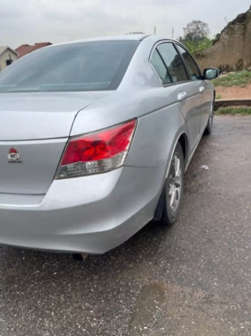 Honda Accord   - 2010