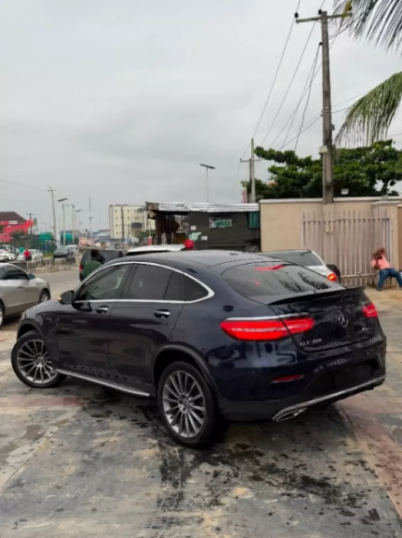 Mercedes-Benz GLC 300   - 2018