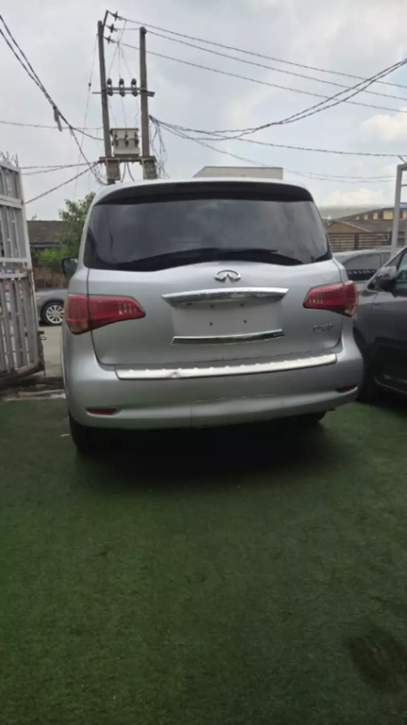 Infiniti QX80   - 2017