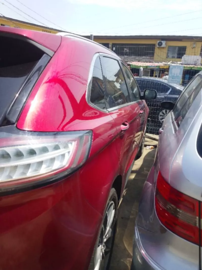 Ford Edge   - 2015