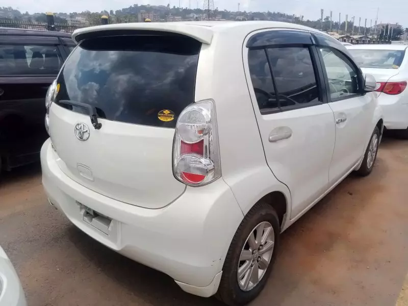 Toyota Passo   - 2012