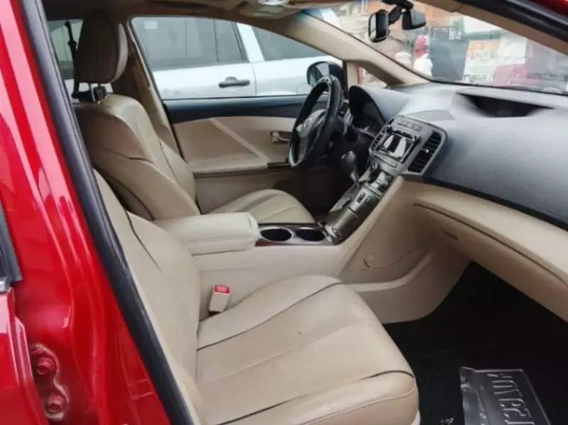 Toyota Venza   - 2012