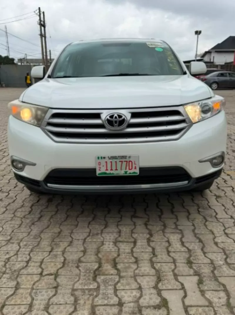 TOYOTA Highlander   - 2011