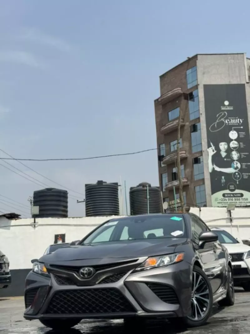 Toyota Camry   - 2019