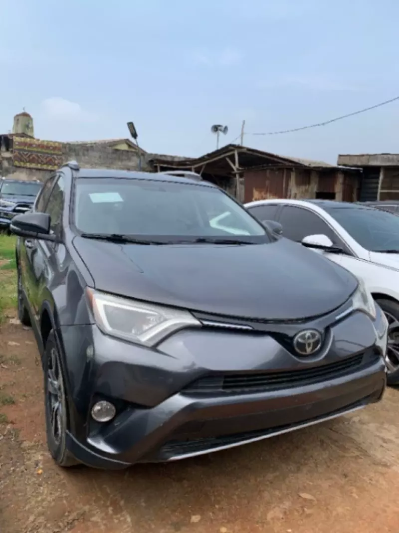 Toyota RAV 4   - 2017