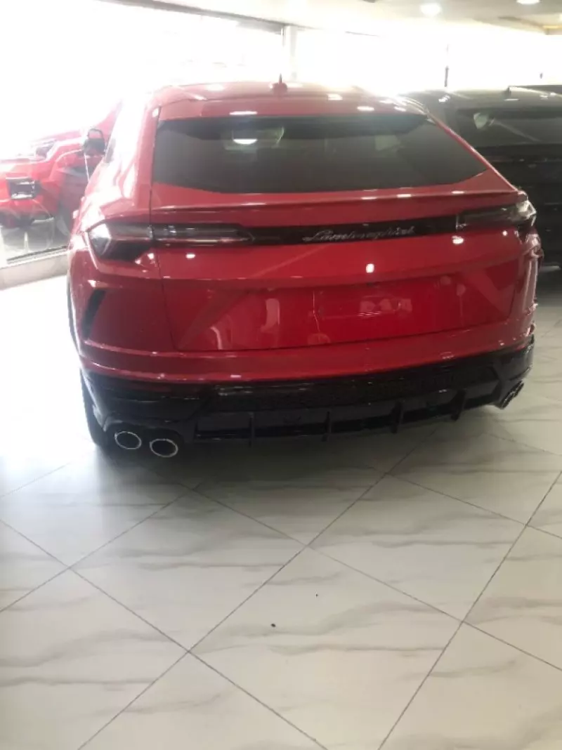 Lamborghini Urus   - 2021