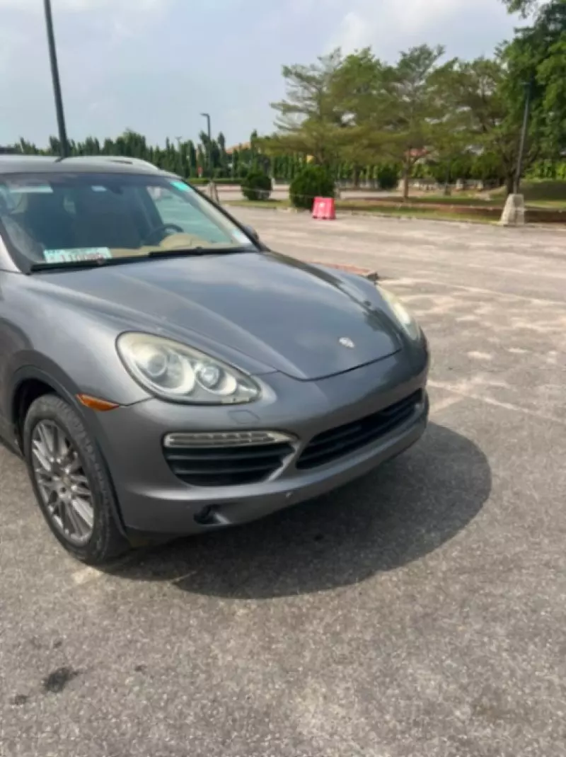 PORSCHE Cayenne   - 2011