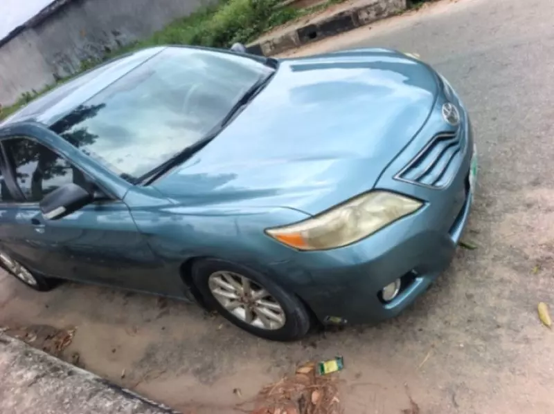 TOYOTA Camry   - 2010