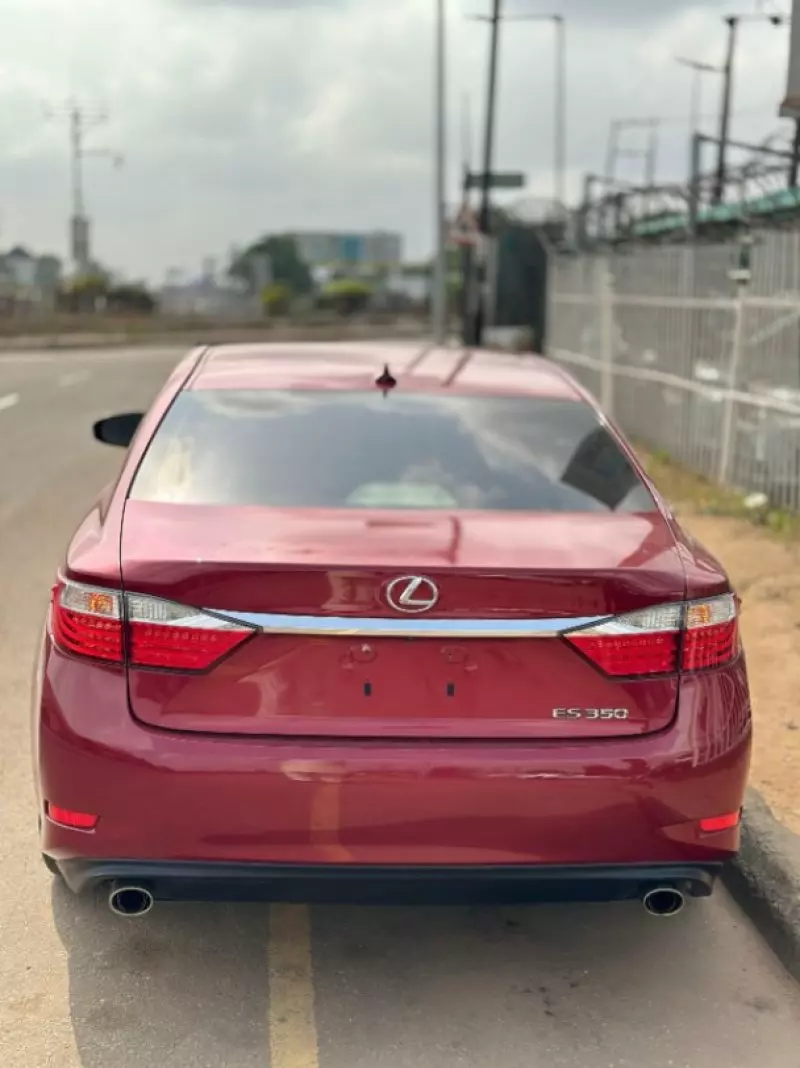 Lexus ES 350   - 2012