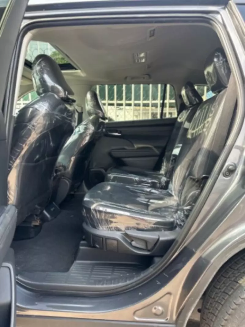 Toyota Highlander   - 2020