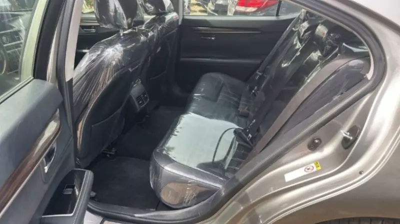 Lexus ES   - 2016