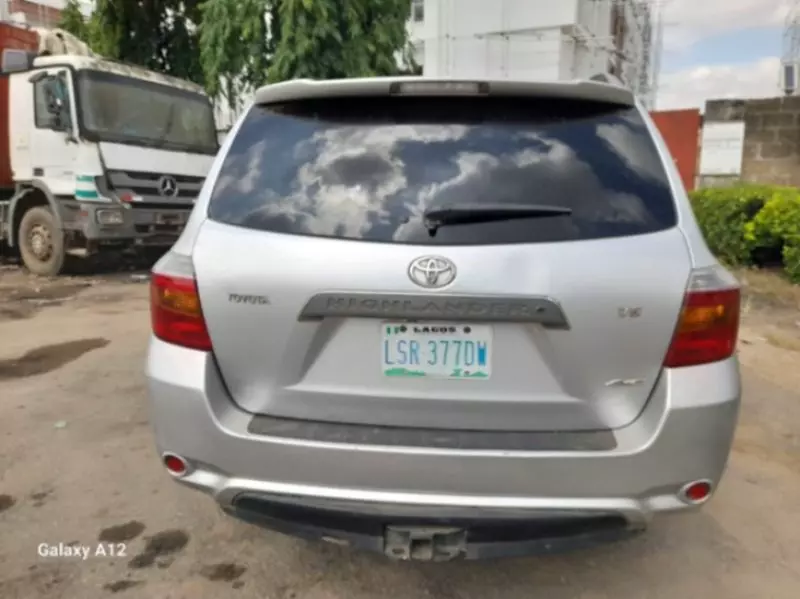 TOYOTA Highlander   - 2010