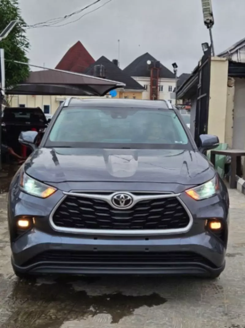 TOYOTA Highlander   - 2021