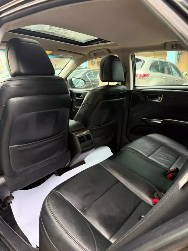 Toyota Avalon   - 2014