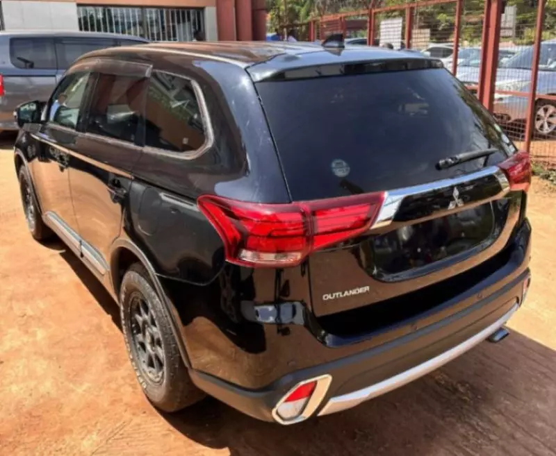 Mitsubishi OUTLANDER   - 2017