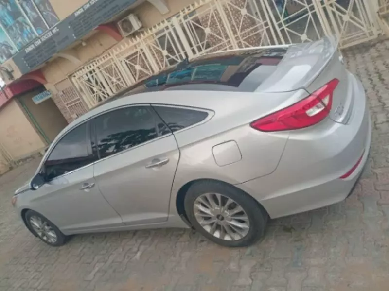 Hyundai Sonata   - 2015
