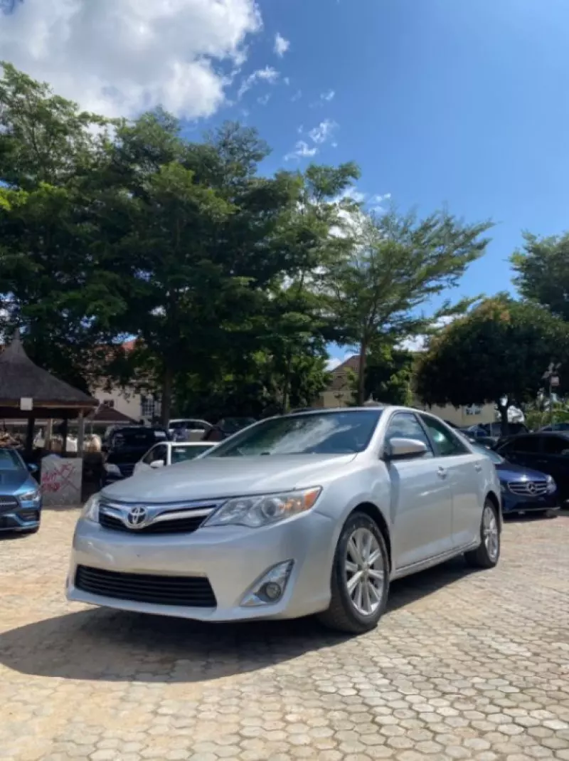 TOYOTA Camry   - 2012