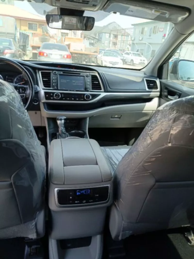 TOYOTA Highlander   - 2017