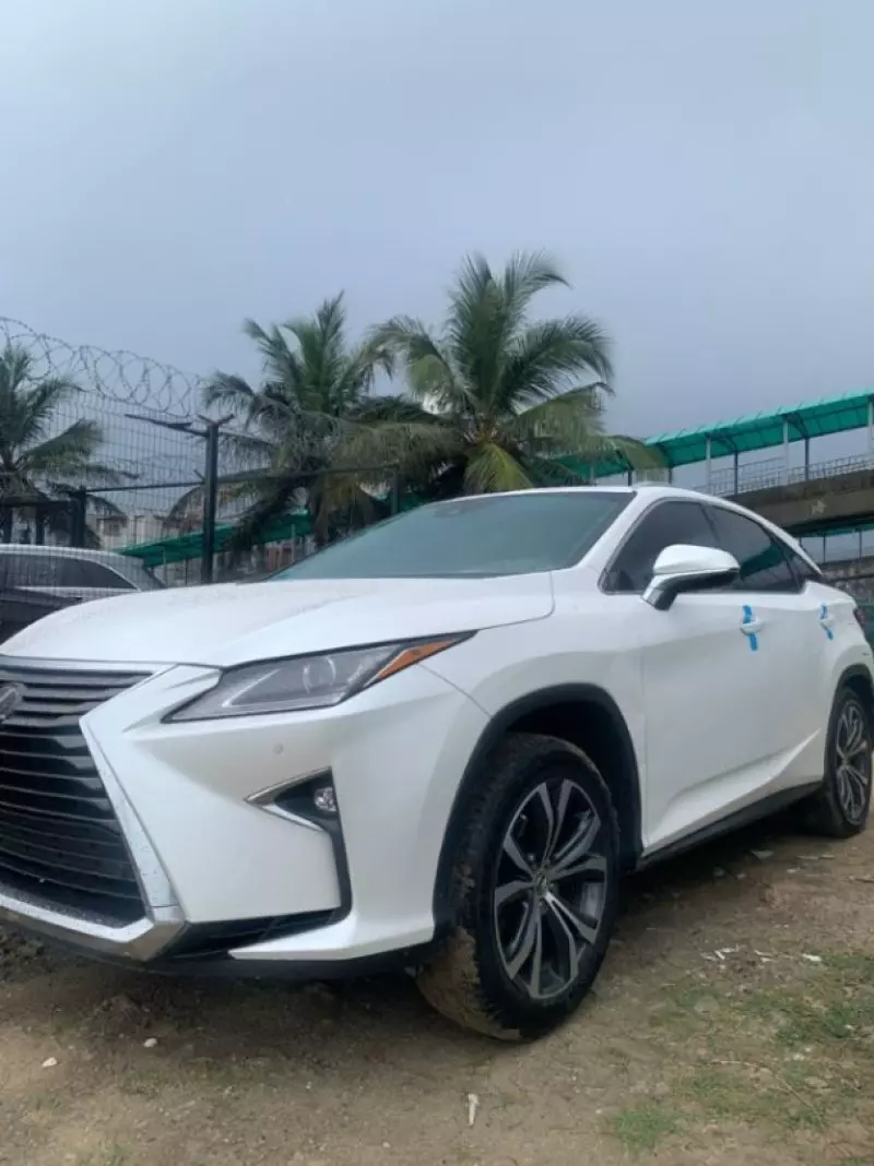 Lexus RX   - 2017