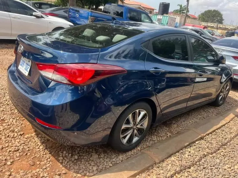 Hyundai Elantra   - 2015