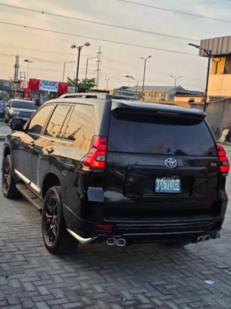 TOYOTA Prado VX   - 2012