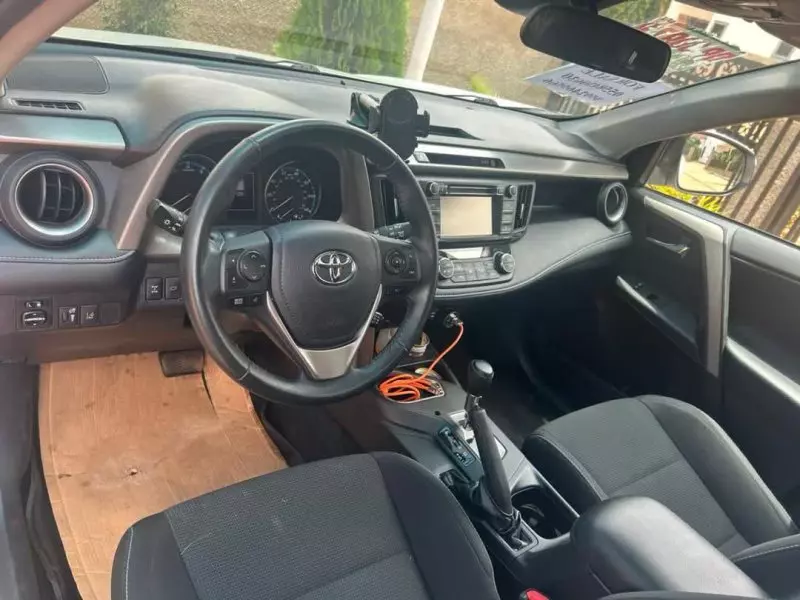 Toyota RAV 4   - 2018