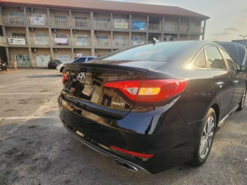 Hyundai Sonata   - 2015