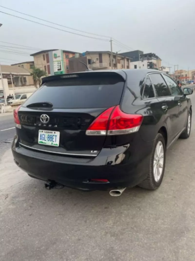 Toyota Venza   - 2012