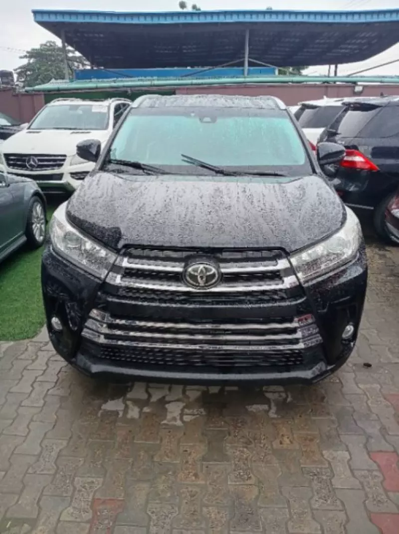 Toyota Highlander   - 2019