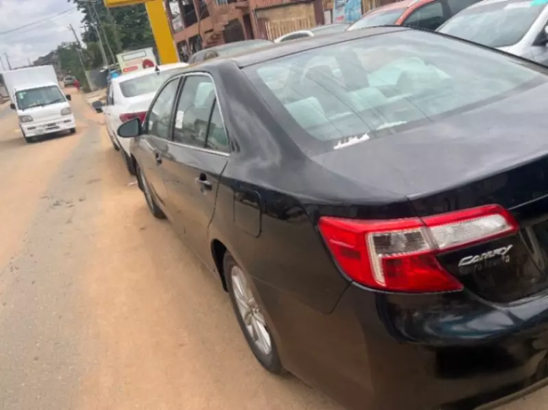 TOYOTA Camry - 2013
