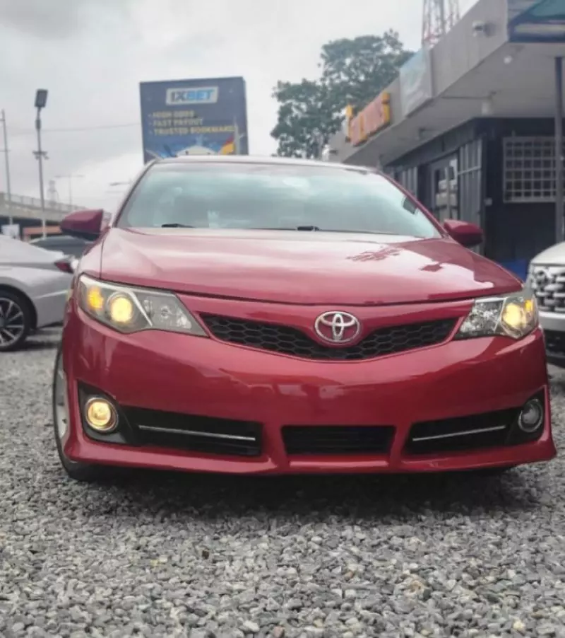 TOYOTA Camry - 2014