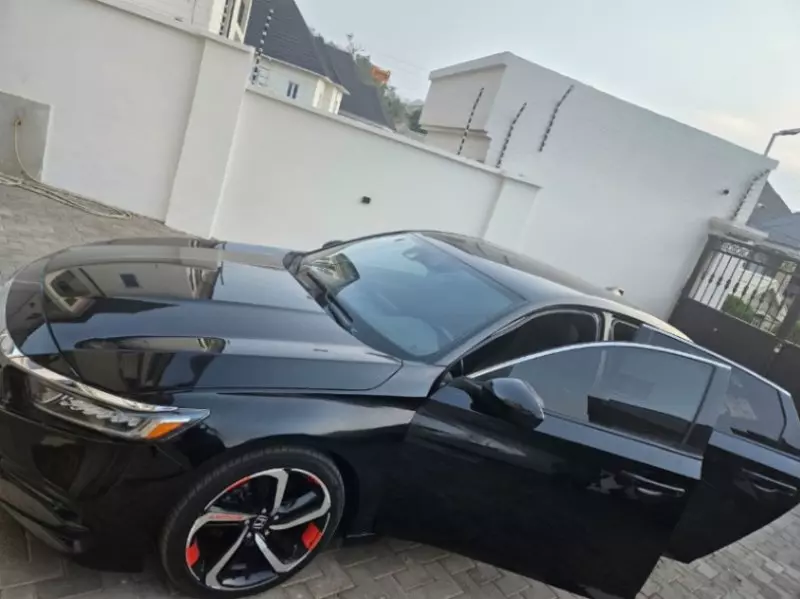 Honda Accord   - 2018