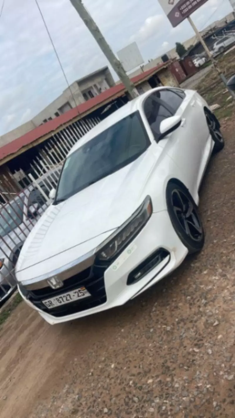 Honda Accord   - 2018