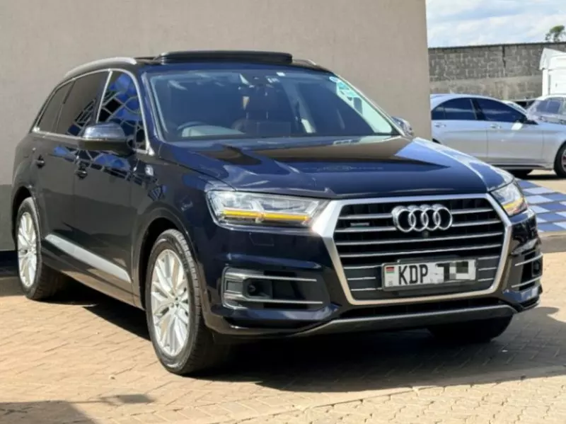Audi Q7   - 2016
