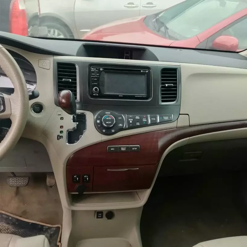 TOYOTA Sienna - 2014