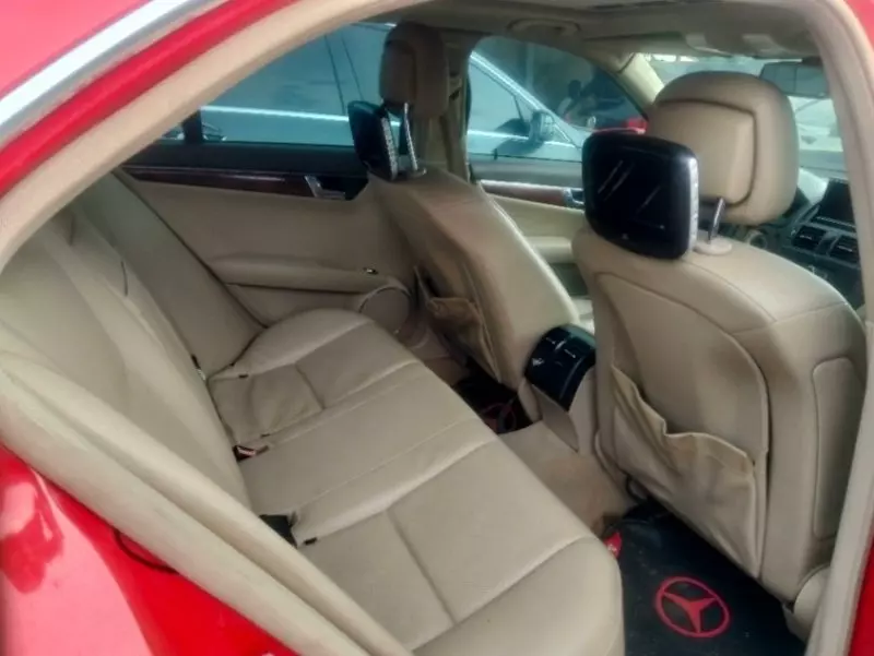 Mercedes-Benz C-Class - 2010