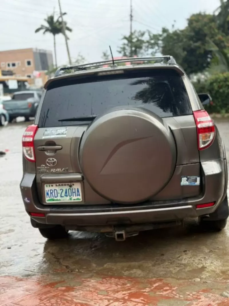 Toyota RAV 4   - 2009