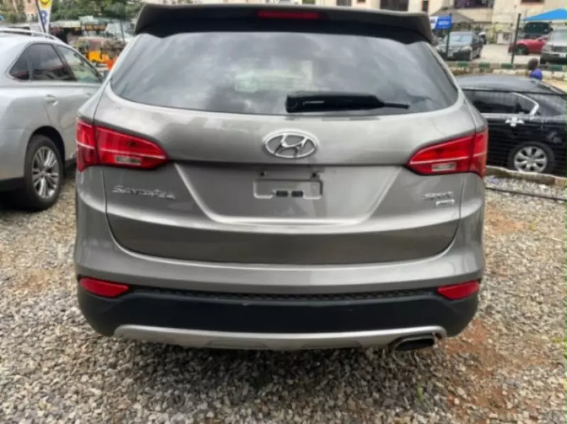 Hyundai Santa Fe - 2016