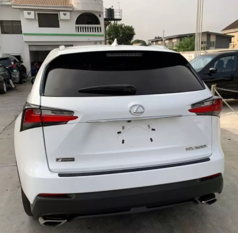 Lexus NX   - 2017