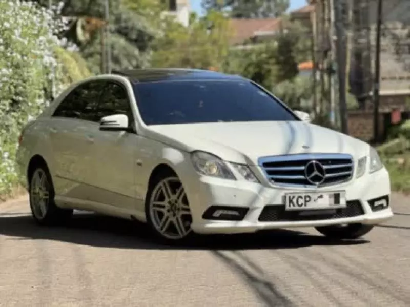 Mercedes-Benz E250   - 2010