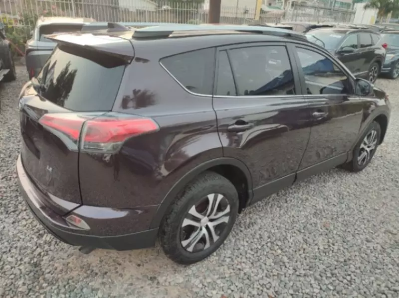 Toyota RAV4   - 2017