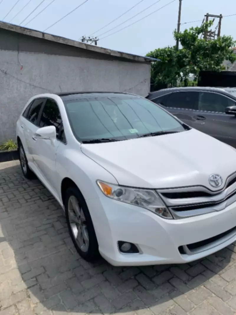 Toyota Venza   - 2013