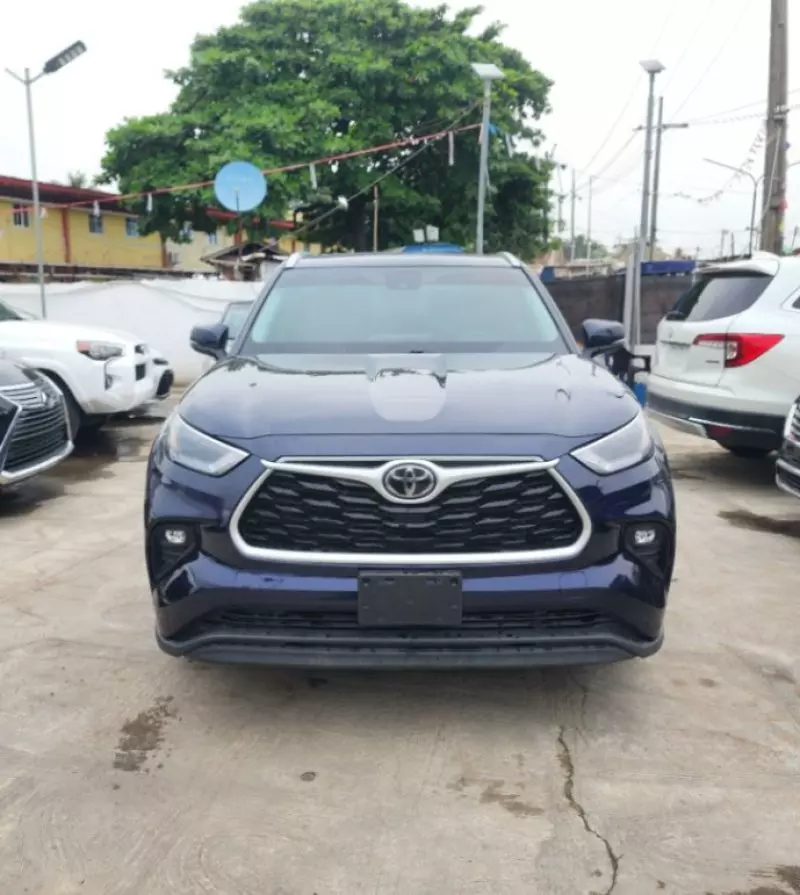 Toyota Highlander   - 2022