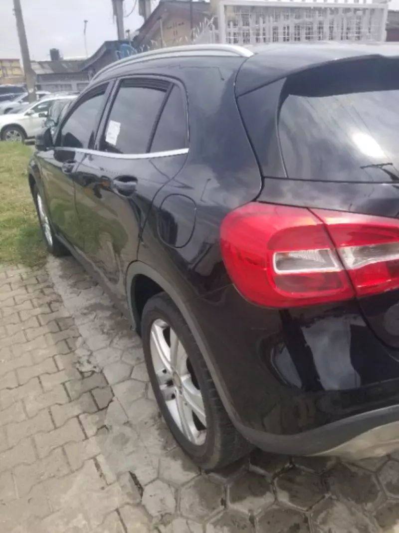 Mercedes-Benz Gla-class   - 2016