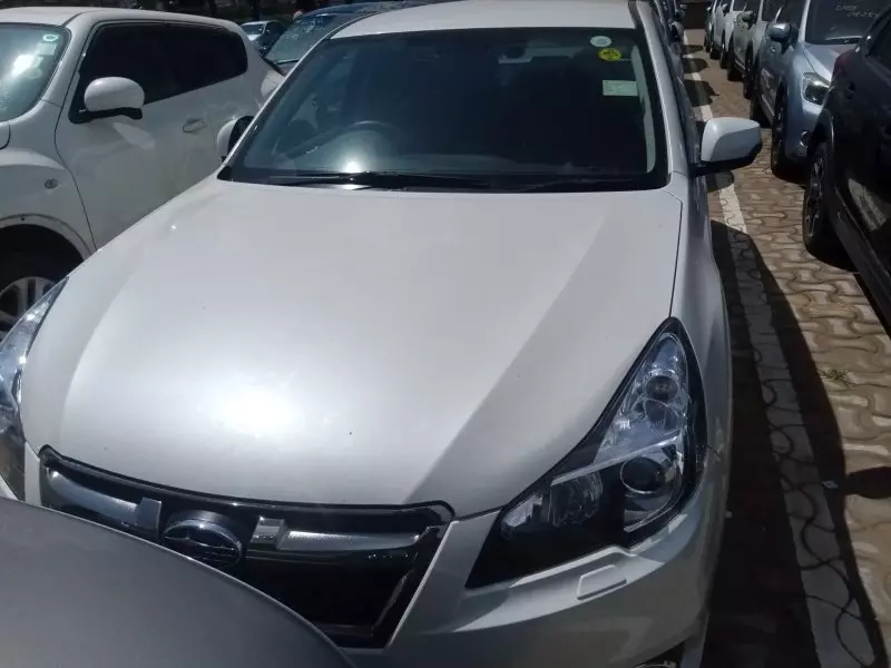Subaru Legacy   - 2012