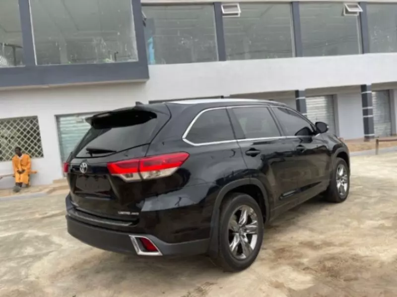 Toyota Highlander   - 2018