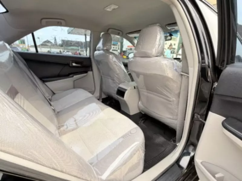 Toyota Camry   - 2012