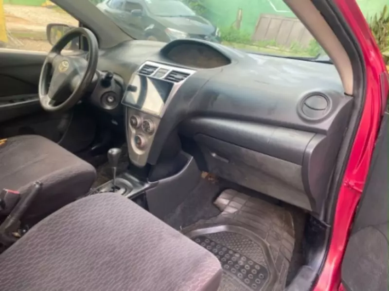 TOYOTA Yaris - 2009