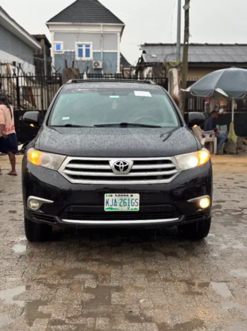 Toyota Highlander   - 2012